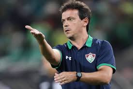 Em momento algum, vale frisar, fernando diniz questionou a marcação do var no lance do pênalti que originou o terceiro gol do bahia. Fluminense Demite Diniz Na 9Âª Troca De Tecnico No Brasileiro 19 08 2019 Esporte Folha