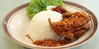 Restonya luas banget ada 2 lantai jadi bisa buat meeting atau grup tour. Tempat Makan Restoran Gudeg Ayam Goreng Kalasan Adem Ayem Percetakan Negara