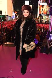 Victoria Justice Photos Victoria Justice Attends New Year S Eve 2015 At Times Square On December 31 2014 In New York C Victoria Justice Fashion Black Outfit