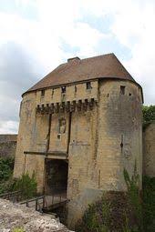 Visite Du Calvados En Deux Jours Les Lieux A Voir Absolument En 2020 Chateaux Abandonnes Ruines Du Chateau Chateau En Carton