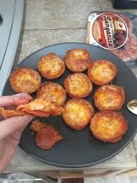 1179 Points And 120 Comments So Far On Reddit Low Carb Keto Recipes Keto Recipes Easy Pizza Bites