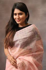 Pvyyrk2tlarfhm Bigg boss is a tv series where 15 contestants are challenged to live in an isolated house for 100 days. https twitter com lianajohn28