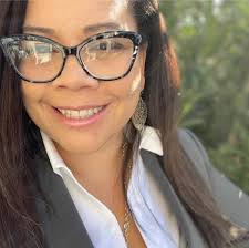 Tamiko Hunter's Instagram, Twitter & Facebook