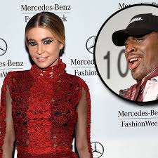 Actress carmen electra arrives to the 2004 mtv movie awards at the sony pictures. Dennis Rodman Carmen Electra Spricht Uber Ihre Ehe Bunte De