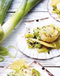 Saint Jacques Aux Poireaux Et Tuile Au Parmesan Recette Saint Jacques Poireaux Recette De Crevettes Poireaux