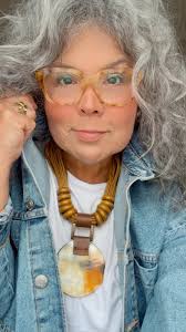 Boho Autumn 🍂MooD🧡, Este bellísimo collar hecha en Brazil con cordones y  piezas de de cuero vegano que termina en argollas de madera y un pendiente  precioso está disponible y tengo algunos diseños más ...