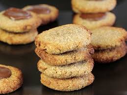 Glutenfreie Cookies Mit Nur Zwei Zutaten Rezept Low Carb Platzchen Rezepte Lebensmittel Essen