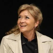 Actrita luminita gheorghiu discuta despre tenacitate, truda si modestie in arta, si despre cat de greu e sa razbesti luminiţa gheorghiu este, fără îndoială, una dintre cele mai mari actriţe ale româniei. Luminita Gheorghiu Home Facebook