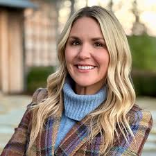 Michelle Devos's Instagram, Twitter & Facebook