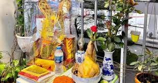 Gà cúng Giao thừa đặt quay đầu ra hay ...