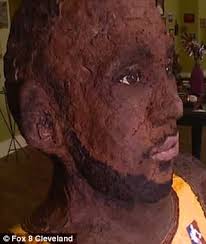 Cleveland artist makes LeBron James bust out of lint