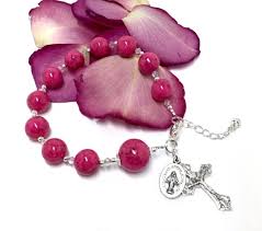 Funeral flowers, wedding and prom flowers are embedded into our hand made beads. Memorial Flower Rosary Bracelet Wedding Flower Rosary Bracelet Keepsake And Memorial Flower Petal Jewelry 1017 Cremation Memorial Jewelry Jewelry