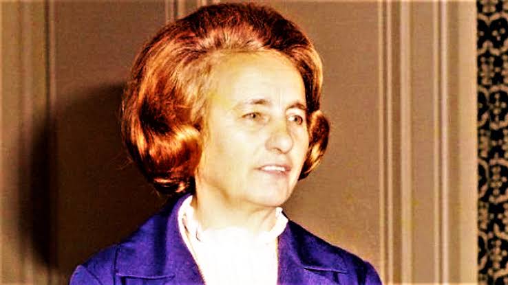 Romanian researchers call for Elena Ceaușescu's fraudulent scientific work to be erased from books-the Guardian ⋆ Universul.net