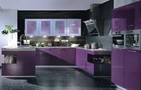 Desain dapur dengan sentuhan warna cerah (sumber: Contoh Desain Dapur Minimalis Warna Ungu Purple Kitchen Purple Kitchen Cabinets Purple Home