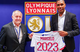 Jan 17, 2021 · no lyon, o lateral se junta aos brasileiros bruno guimarães, lucas paquetá, thiago mendes e marcelo. Aos 33 Anos Zagueiro Brasileiro Amplia Contrato Com O Lyon Ate A Temporada 2023 Ab Noticias News