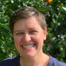 Cassie Sutherland's Instagram, Twitter & Facebook