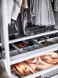 Pax Tyssedal Schrankkombination Weiss Weiss Glas Ikea Osterreich In 2020 Pax Planer Ikea Kleiderschrank Ikea Pax
