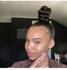 Danielle Folks's Instagram, Twitter & Facebook