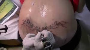 Bas dos tatouages qui sont très populaires chez les femmes non seulement apportent attraction et beauté supplémentaire. Tribal Fantaisie Bas Du Dos Youtube