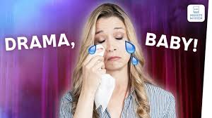 Es beschreibt eine theaterform, die strenge vorgaben in bezug auf die umsetzung hat. Dramentheorie Musstewissen Deutsch Youtube