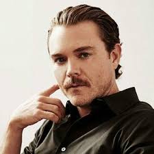 Clayne Crawford (Martin Riggs
