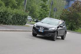 Konkrēti šāda mazā benzīna motora un transmisijas kombinācija padara auto par neizmantojamu pat vieglā bezceļā, garš pirmais ātrums un švaks sajūgs. Nissan Qashqai 1 6 16v Eco Gpl Prova Su Strada