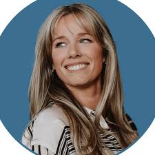 Chelsea Kitts's Instagram, Twitter & Facebook