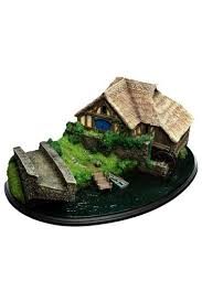 Y, este, es nada más y nada menos que un monopoly de juego de tronos. The Hobbit An Unexpected Journey Hobbiton Mill Bridge Environment 31 X 17 Cm