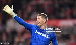 335 Jack Bonham Photos & High Res Pictures