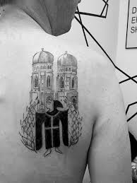 Tattoo Der Munchner Frauenkirche Und Des Munchner Kindls Hatte Mega Spass Bei Diesem Motiv Und Konnte Mich Richtig Austoben In 2020 Frauenkirche Kirchen Motive