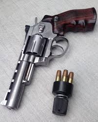 Epingle Par Jean Claude Sur Armes A Feu Arme De Poing Arme A Feu Barillet