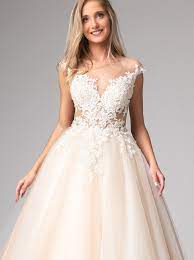 Check spelling or type a new query. Prinzessin Hochzeitskleid Mit Viel Tull Massanfertigung Kleiderfreuden