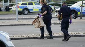 Jun 19, 2021 · skottlossning mot restaurang. Ydpym98rkoz17m