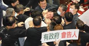 He is best known for his song big fish, which has won 8 awards. é™³æŸæƒŸç¨±ç½·å…æ½®æœ‰ä¸­å…±ä»‹å…¥æž—ç‚ºæ´² å‹•ä¸å‹•æŠ¹ç´…ä»¤äººç—›æƒ¡