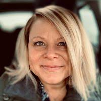 Amanda Hitzeman's Instagram, Twitter & Facebook