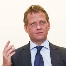 Alba Group: Eric Schweitzer stellt Alba SE zum Verkauf