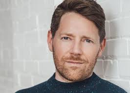 Gildor Roy sera en vedette dans Dumas, la nouvelle série de Luc Dionne!