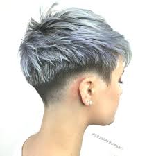 Mit den folgenden verwandten suchen: Bildergebnis Zum Besten Von Freche Kurzhaarfrisuren Damen 2019 Dunkel Freche Kurzhaarfrisuren Haarschnitt Kurzhaarschnitt Mit Undercut