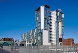Just west of tivoli, you'll find copenhagen central station, from where you can reach just about every part of denmark within 5 or 6 hours, or you can reach copenhagen airport in less than 15 minutes. Hotel Tivoli Danemark Bei Hrs Gunstig Buchen