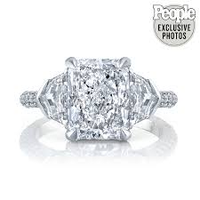 On last season's bachelorette finale, shawn booth proposed to kaitlyn bristowe with a 3.5 carat ring valued at $150,000, the priciest yet in the history of the. Bachelorette Engagement Ring Photos People Com