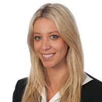 Julia Marron's Instagram, Twitter & Facebook