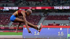 Yulimar rojas rompió el récord mundial de salto triple indoor con una marca de 15.43m en el meeting de madrid. N4n Lwndnid81m