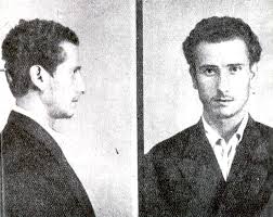 El padre mugica fue asesinado en 1974 por una organización de derecha argentina llamada triple a el padre carlos francisco mugica era fiel protector de los pobres, perteneció al movimiento de. La Tragica Vida De La Mujer Que Amaba En Secreto Al Padre Mugica Y Luego El Cura La Caso Con Un Militante Herido En Ezeiza Infobae