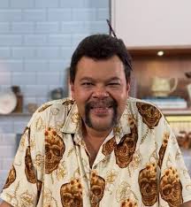 Personagem de Babu Santana na próxima novela das 19h surgirá bem depois da estreia; ator mirim de 'Amor de mãe' é escalado