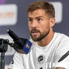 Modric > iniesta Casemiro > busquets BBC > MSN Marcelo > alba Ramos > pique  Kroos > xavi But if you asked them why Messi was more successful than  Ronaldo they said