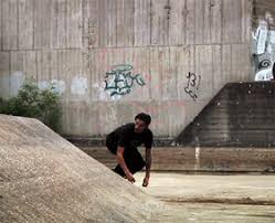 Pin Di Sharon Lia Bayang Su Skateboarding