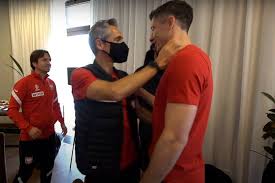 Paulo manuel carvalho de sousa, is a former portuguese footballer who played as a defensive midfielder, and is the current coach of chinese club tianjin quanjian fc. Tak Paulo Sousa Motywuje Pilkarzy Musimy Myslec O Tym By Osiagnac Cos Nadzwyczajnego