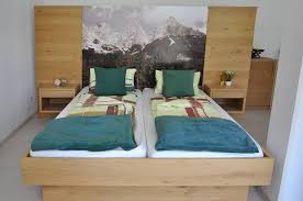 Das schlafzimmer ist ein raum zur erholung und entspannung. Schlafzimmer Vom Tischler Doppelbett Abverkauf Tischlerei Buchsteiner Tischlerei Buchsteiner