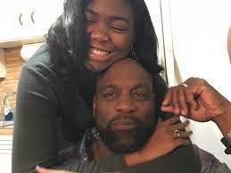 Laurie Harper's Instagram, Twitter & Facebook