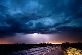 Zjawiska atmosferyczne wskazujące na występowanie warunków burzowych: Thunderstorms Clouds Chmury Burze Home Facebook